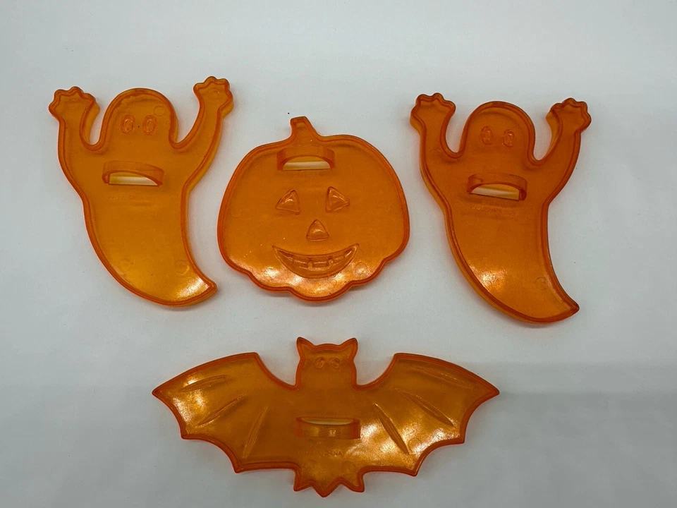 Cortadores de galletas vintage de Halloween - murciélago, fantasma, calabaza - Hong Kong Foto 1 de 4