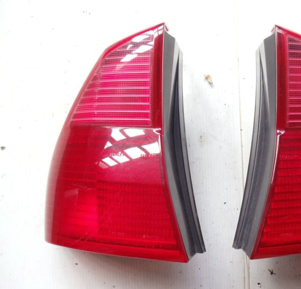 1997 98 99 2000 01 MITSUBISHI DIAMANTE  LEFT DRIVER TAIL LIGHT ASSEMBLY - Image 1 of 1