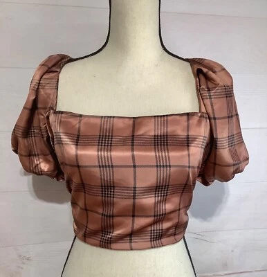 WEST OF MELROSE talla L cobre cuadros satinado crop top lazo espalda manga corta hinchada Foto 1 de 4