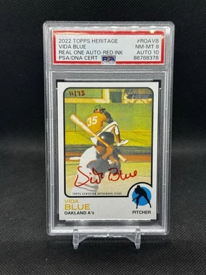 2022 Topps Heritage Vida Azul Real One Tinta Vermelha Auto/73 PSA 8 Auto 10 - Imagem 1 de 2
