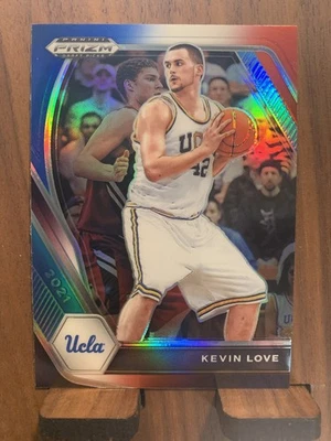 Selecciones del draft Kevin Love 2021 Panini Prizm rojo blanco azul Prizm #55  Foto 1 de 2