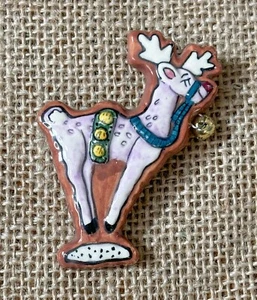 Vintage Heather Goldmine Reindeer Brooch Whimsical Christmas Kitsch Winter Fun - Picture 1 of 5