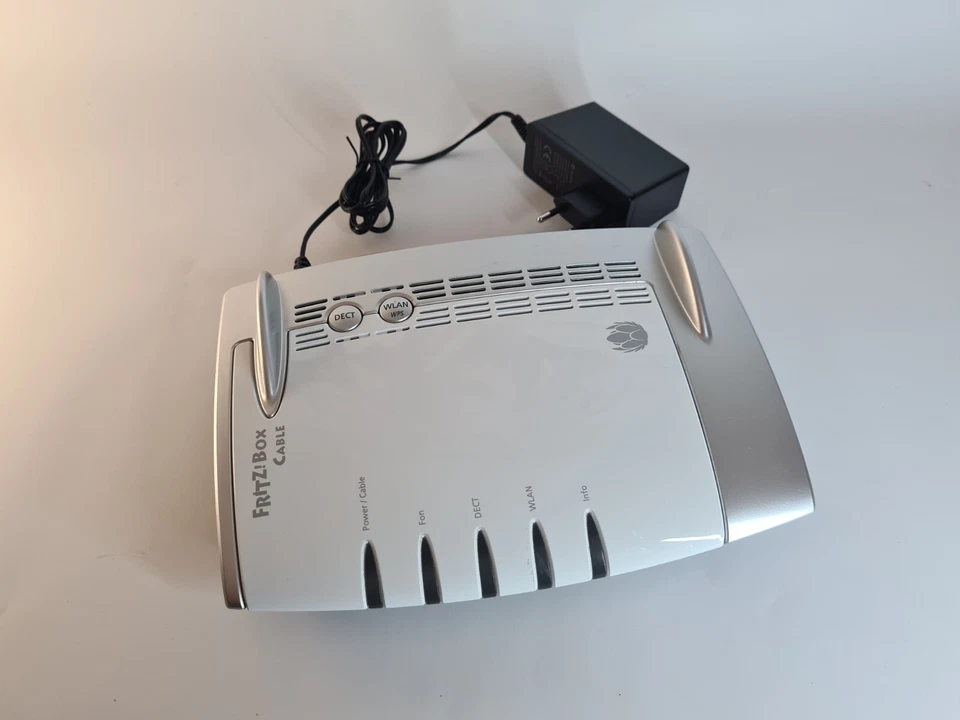 Fritz!Box 6490 Cable Router weiß Unity Media (2000 2689)  Kabelanschluss WLAN - Bild 1 von 3