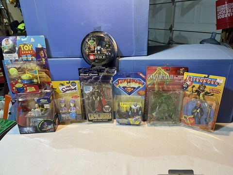 action figures mixed toy lot men in black superman toy story the simpsons … Cover