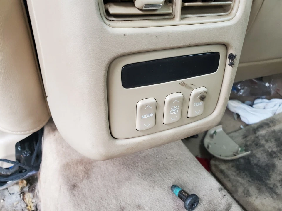 2001 2002 2003 04 2005 Cadillac Deville Interruptor de control de calefacción de aire acondicionado trasero bronceado Foto 1 de 1