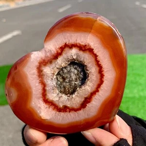 133G Natural beautiful heart-shapedagate crystal cave super large gem - Picture 1 of 18