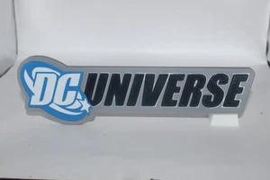 DC Universe 3D gedruckt Logo Schild Wand Schreibtisch Regal Kunst - Bild 1 von 3