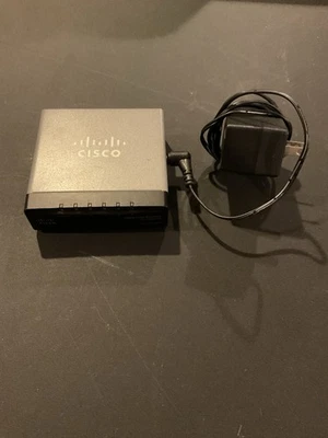 Cisco SF100D-05  5-Port 10/100 Switch - Image 1 of 4