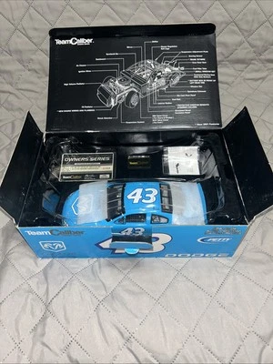 Petty Enterprises #43 2001 Petty Blue Dodge Team Caliber Owners Series RARO 1:24 Foto 1 de 4