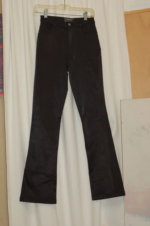 Calça jeans feminina Versace tamanho 26 alta costura preta algodão stretch perna reta - Imagem 1 de 4