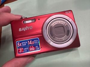 Sanyo 14 MP Digital Camera VPC-T1496 RED As-Is for parts or repair