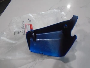 Honda Left Side Cover GLINT WAVE BLUE METALLIC VT 750 Shadow - Bild 1 von 3