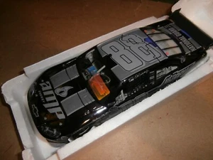 Dale Earnhardt Jr Black Die Cast 09 Chevy 1:24 Amp Energy Get on the 88 SIGNED - Afbeelding 1 van 10