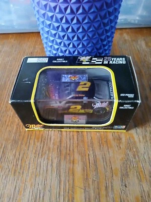 Réplica de metal fundido Revell 1996 Rusty Wallace 1:64 Miller 25º aniversário - Imagem 1 de 4