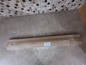 APC SCHNEIDER OM-6998A RAIL KIT 1U METRIC URT3-6 - Picture 1 of 2