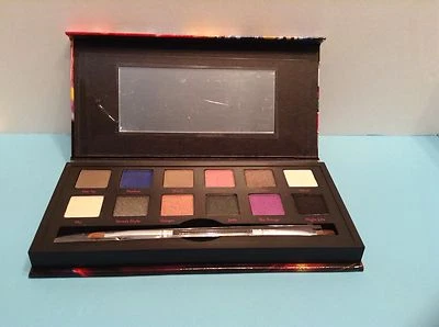 CARGO - SHANGHAI NIGHTS EYE PALETTE - 12 X 0.03 OZ - BOXED - Image 1 of 4