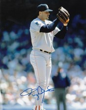 ROGER CLEMENS  BOSTON RED SOX   ACTION SIGNED 8x10