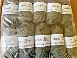 Debbie Bliss Yarn Lot 10 Skeins 16007 DARK GREEN Cashmerino Superchunky New - Picture 1 of 6
