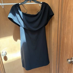Mini Vestido Charles Henry Fuera del Hombro Negro Coqueto Atemporal Mujer Mediano - Imagen 1 de 3