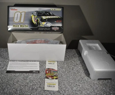 Mark Martin #01 Army 2007 SS Motorsports Limited C017821ARMM NASCAR escala 1:24 Foto 1 de 4