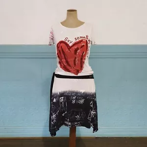 Vestido graffiti Desigual Love Heart RARO - Imagen 1 de 4