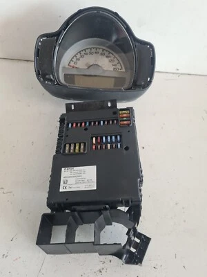 Tacho & Zentraleinheit SAM A4519007800 MHD Smart 451  ForTwo Benziner Nr.2948 - Bild 1 von 2