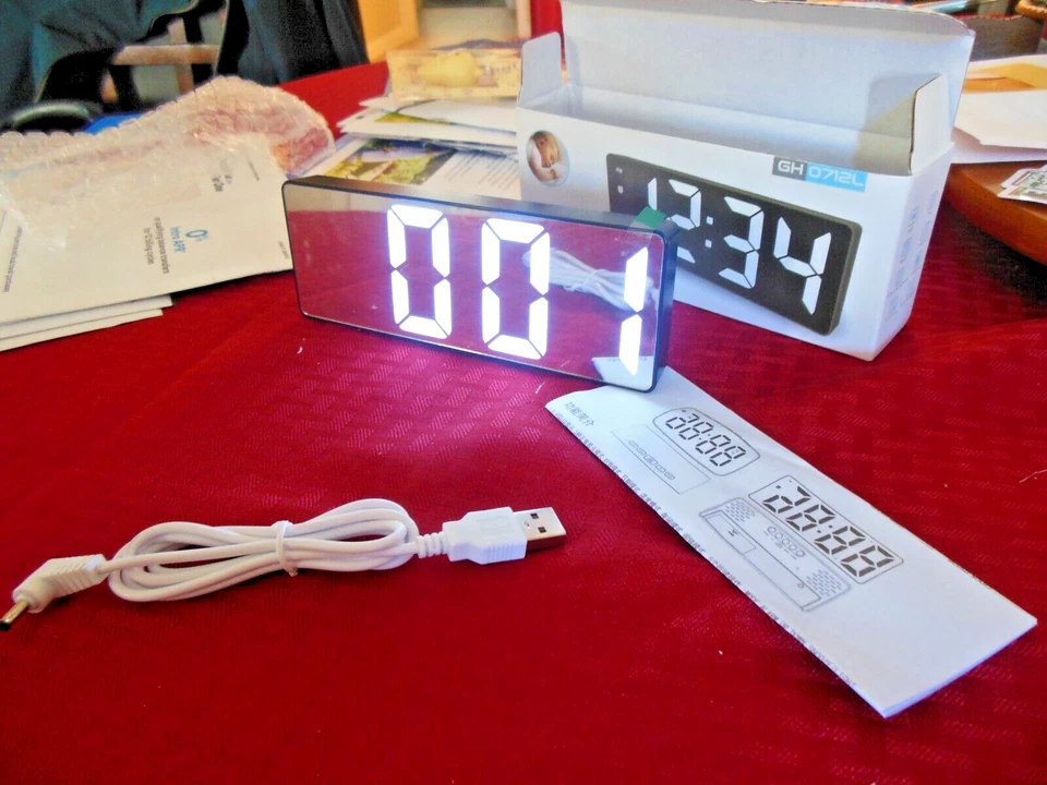 Guard Your Sleep GH0712L Digital Alarm Clock Silent Button Adjustable Brightness