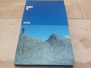 Moby 18  13.5.02   2 x CD promo Box Set + stickers + cards   Sinead O'Connor