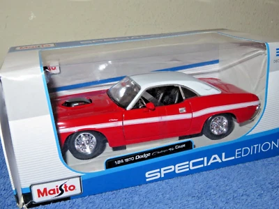Dodge Challenger 1970 cupé rojo/blanco Maisto escala 1:24 puertas y capó de apertura Foto 1 de 4