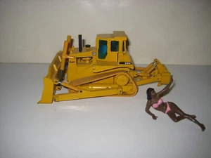 CATERPILLAR D 9 N PLANIERRAUPE PACMAN STRIPES LOGO #298.1 NZG 1:50 - Picture 1 of 5