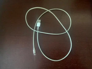 Apple usb to lightning cable - Photo 1 sur 1