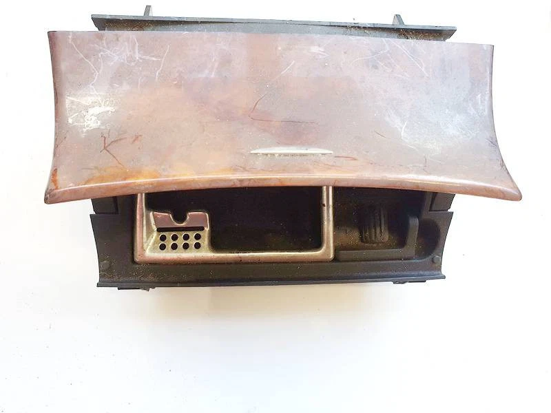 a2118101330 Cenicero Mercedes-Benz Clase E de1945406-24 Foto 1 de 3