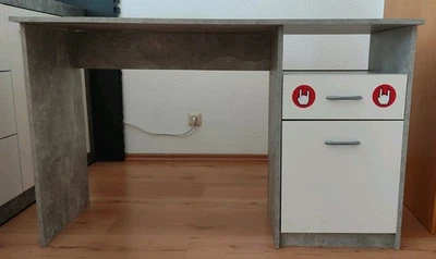 Schreibtisch und Kommode zu verschenken - Bild 1 von 4