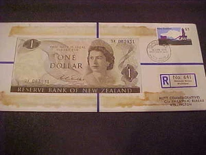 1971 HUTT COMM NEW ZEALAND $1.00 BANKNOTE 31 OF 120 R NO 641 PNC SERIES 30 - Picture 1 of 4