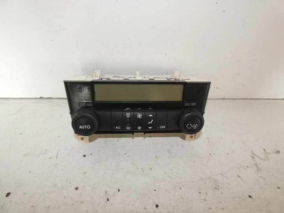 Renault Laguna II BJ 2005 Klimabedienteil 8200487008 Schalter abgenutzt!!! - Bild 1 von 1