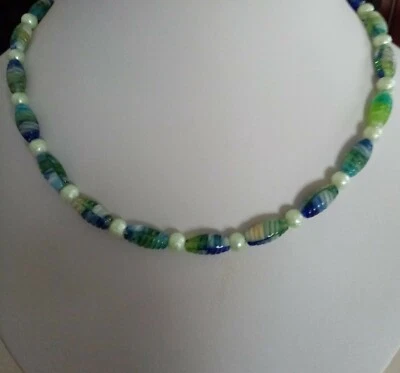 Schmuck Perlen Halskette Glas Rillen Perlen grün blau,  Magnet Verschluss 48 cm - Bild 1 von 4