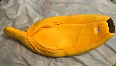 Cute Banana Cat Bed Cave Banana Bed For Cat Dog Warm Comfortable Nest Tent House - Image 1 of 4