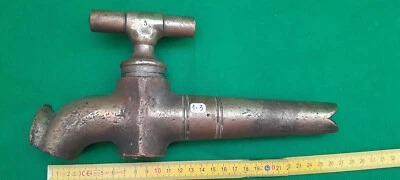 Outil Ancien - Gros robinet en bronze  Œnologie, fûts, foudres - Photo 1/4