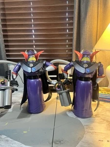 2 action figure esclusive Disney Store Toy Story Deluxe 14" Imperatore Parlante Zurg - Foto 1 di 9