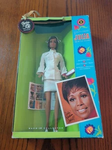 Neu im Karton - Barbie Collector 50th Anniversary Diahann Carroll Krankenschwester Julia Puppe - Bild 1 von 6