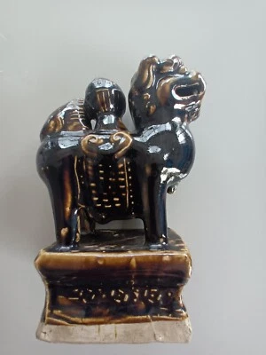 Chien de fo, Brûle-encens en grès porcelaineux monochrome brune XIXE XXÈME  - Photo 1/4