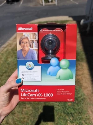 Microsoft LifeCam VX-1000 Webcam w/ Built-in Microphone New & Sealed - Image 1 of 4