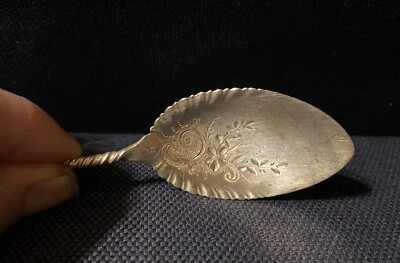 Colher de prata esterlina Whiting "Square Twist", decoração floral na tigela da colher - Imagem 1 de 4