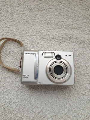Cámara digital compacta Praxis DCZ 3.5 vintage, probada. Funciona, sin tarjeta SD. Foto 1 de 4