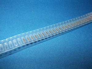 MICRO CRYSTAL MS2V-TS GOLD STIMMGABEL 32,768 32,768KHZ NEU T/R QTY-1 - Bild 1 von 1