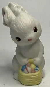 "Estatuilla de conejito de Pascua vintage contiene cesta de huevos de 2,25"" de alto" - Imagen 1 de 6