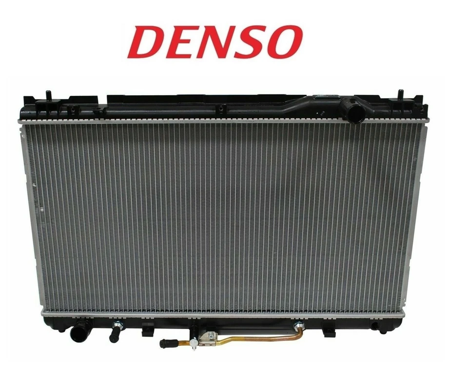 Radiador Denso apto para Lexus ES300 ES330 Toyota Camry Solara Gas 3.0L 3.3L V6 Foto 1 de 1