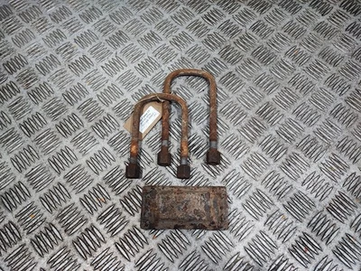 Pernos en U con resorte trasero de hoja trasera Nissan Cabstar F24 2,5 2006-16 55247-MB40E 55247-MB41A Foto 1 de 4