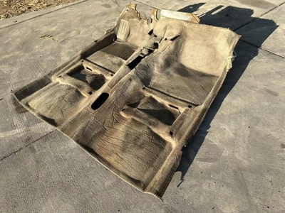 宝马 E28 528e 地毯米色套装原始设备制造商 #86160 — 第 1/4 张图片