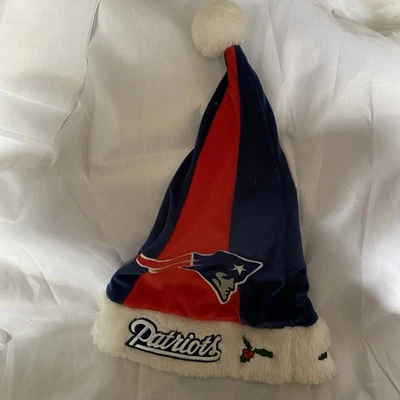 Sombrero festivo rojo blanco y azul del equipo de fútbol americano New England Patriots estilo Santa Foto 1 de 4